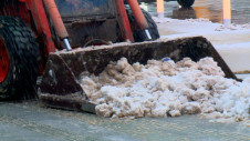 В Калуге на уборке снега задействовано 140 рабочих и 82 машины